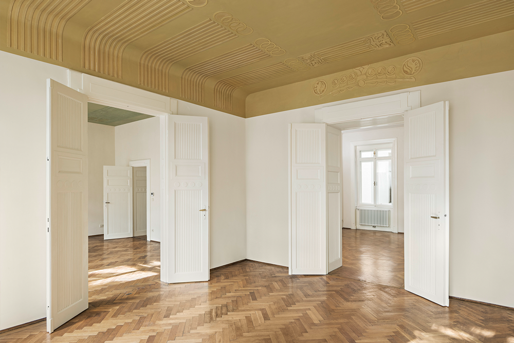 Jugenstil Wohnung von Otto Wagner in Wien renoviert und von Norz eingerichtet. Küche, Bäder, Schrankverbauten.